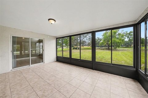House in Spring Hill, Florida 3 bedrooms, 150.97 sq.m. № 2236870 - photo 14
