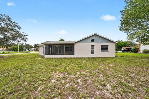House in Spring Hill, Florida 3 bedrooms, 150.97 sq.m. № 2236870 - photo 16