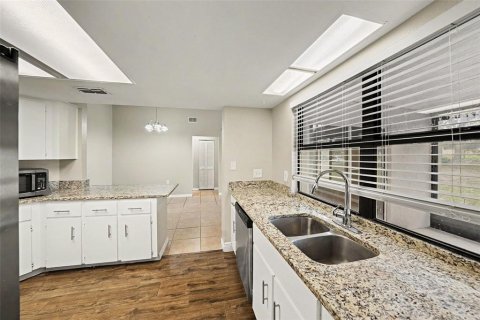 House in Spring Hill, Florida 3 bedrooms, 150.97 sq.m. № 2236870 - photo 7