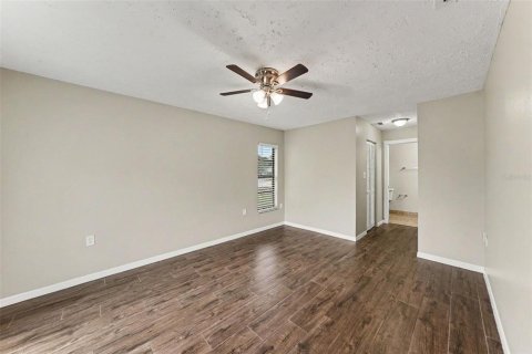 House in Spring Hill, Florida 3 bedrooms, 150.97 sq.m. № 2236870 - photo 8