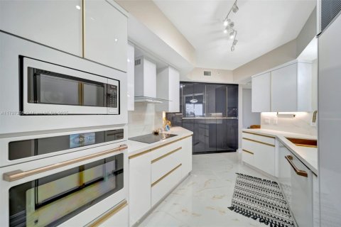 Copropriété à vendre à Hollywood, Floride: 2 chambres, 184.69 m2 № 1728373 - photo 10