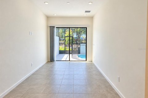 Touwnhouse à vendre à Orlando, Floride: 5 chambres, 177.07 m2 № 2406347 - photo 7