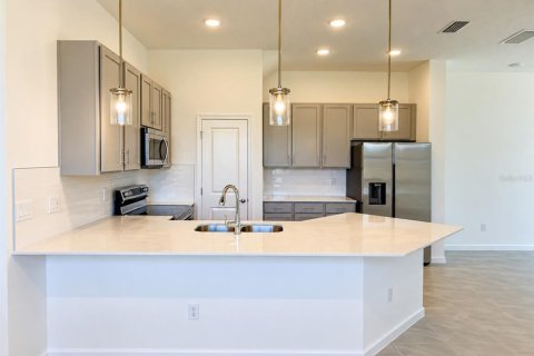 Touwnhouse à vendre à Orlando, Floride: 5 chambres, 177.07 m2 № 2406347 - photo 3