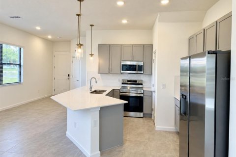Touwnhouse à vendre à Orlando, Floride: 5 chambres, 177.07 m2 № 2406347 - photo 4