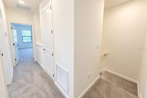 Touwnhouse à vendre à Orlando, Floride: 5 chambres, 177.07 m2 № 2406347 - photo 9
