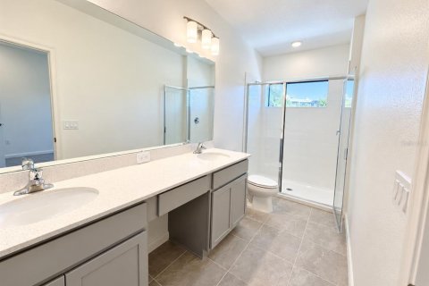 Touwnhouse à vendre à Orlando, Floride: 5 chambres, 177.07 m2 № 2406347 - photo 12