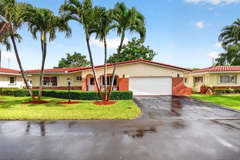 Villa ou maison à vendre à Deerfield Beach, Floride: 2 chambres, 160.16 m2 № 2147256 - photo 3