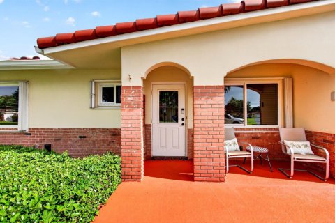 Villa ou maison à vendre à Deerfield Beach, Floride: 2 chambres, 160.16 m2 № 2147256 - photo 6