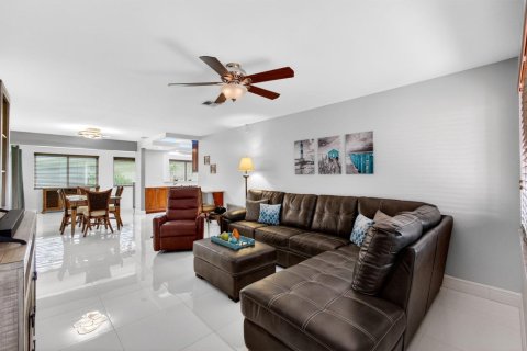 Villa ou maison à vendre à Deerfield Beach, Floride: 2 chambres, 160.16 m2 № 2147256 - photo 8