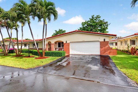 Villa ou maison à vendre à Deerfield Beach, Floride: 2 chambres, 160.16 m2 № 2147256 - photo 4