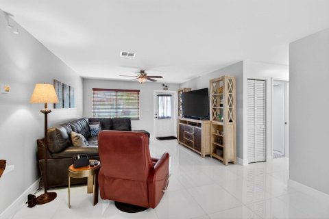 Villa ou maison à vendre à Deerfield Beach, Floride: 2 chambres, 160.16 m2 № 2147256 - photo 12