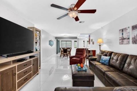 Villa ou maison à vendre à Deerfield Beach, Floride: 2 chambres, 160.16 m2 № 2147256 - photo 9