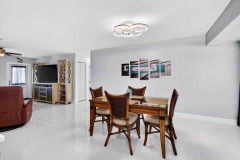 Villa ou maison à vendre à Deerfield Beach, Floride: 2 chambres, 160.16 m2 № 2147256 - photo 30