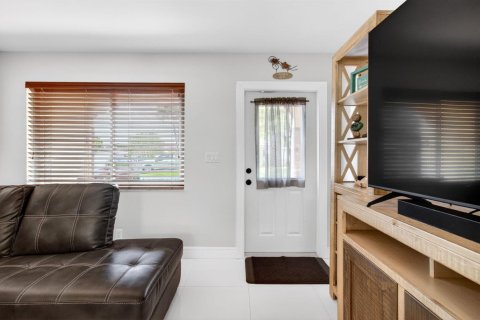 Villa ou maison à vendre à Deerfield Beach, Floride: 2 chambres, 160.16 m2 № 2147256 - photo 7