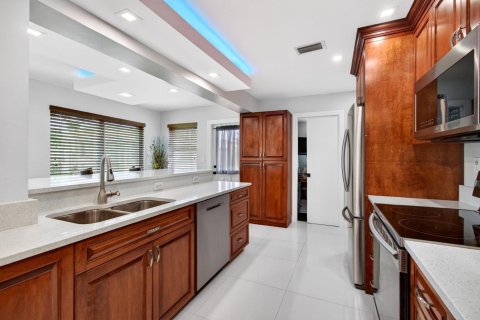 Villa ou maison à vendre à Deerfield Beach, Floride: 2 chambres, 160.16 m2 № 2147256 - photo 27