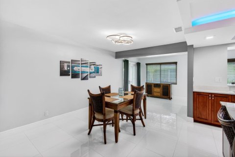 Villa ou maison à vendre à Deerfield Beach, Floride: 2 chambres, 160.16 m2 № 2147256 - photo 15