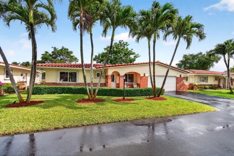 Villa ou maison à vendre à Deerfield Beach, Floride: 2 chambres, 160.16 m2 № 2147256 - photo 2