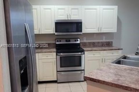 Adosado en venta en Riviera Beach, Florida, 3 dormitorios, 128.21 m2 № 2034753 - foto 2