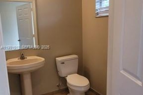 Adosado en venta en Riviera Beach, Florida, 3 dormitorios, 128.21 m2 № 2034753 - foto 12