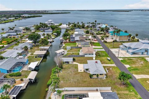 House in Englewood, Florida 3 bedrooms, 132.39 sq.m. № 2206611