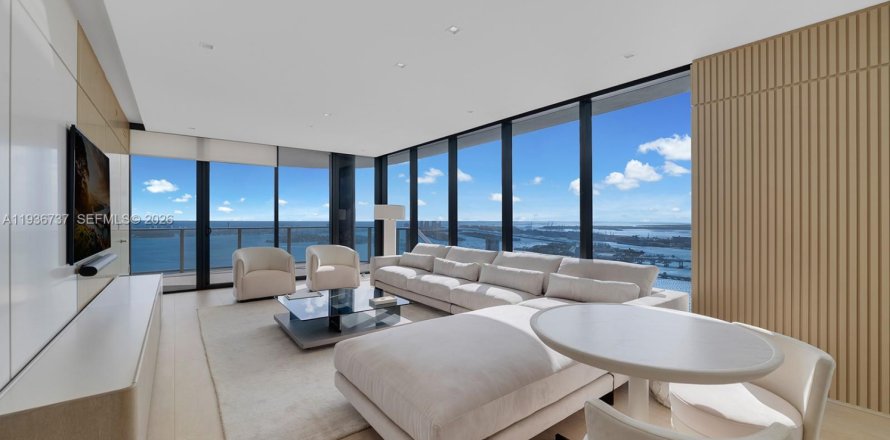 Кондоминиум с 4 спальнями в Майами, Флорида № 1995282