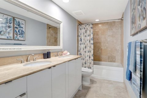 Condominio en venta en Hallandale Beach, Florida, 2 dormitorios, 100.43 m2 № 1707214 - foto 23