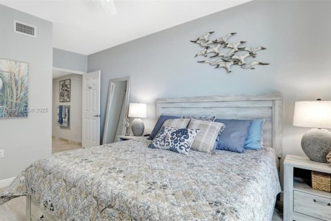 Condominio en venta en Hallandale Beach, Florida, 2 dormitorios, 100.43 m2 № 1707214 - foto 24
