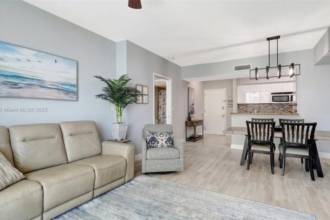 Condominio en venta en Hallandale Beach, Florida, 2 dormitorios, 100.43 m2 № 1707214 - foto 13