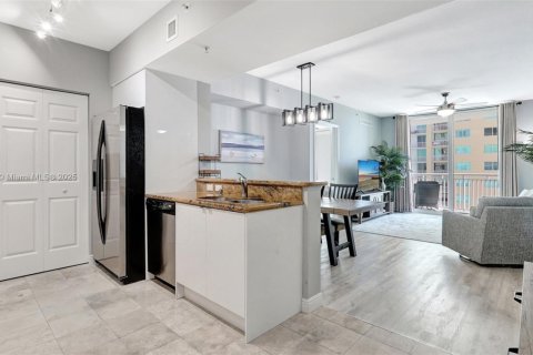 Condominio en venta en Hallandale Beach, Florida, 2 dormitorios, 100.43 m2 № 1707214 - foto 2