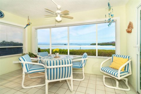 Condo in Englewood, Florida, 2 bedrooms № 2099428 - photo 23