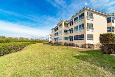 Condo in Englewood, Florida, 2 bedrooms № 2099428 - photo 6