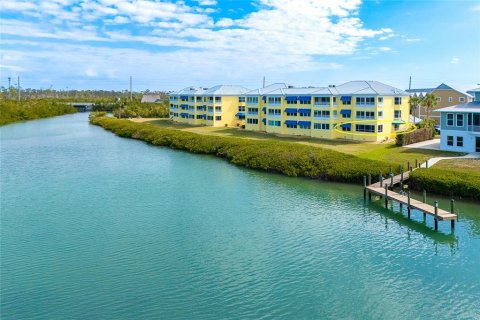 Condo in Englewood, Florida, 2 bedrooms № 2099428 - photo 3
