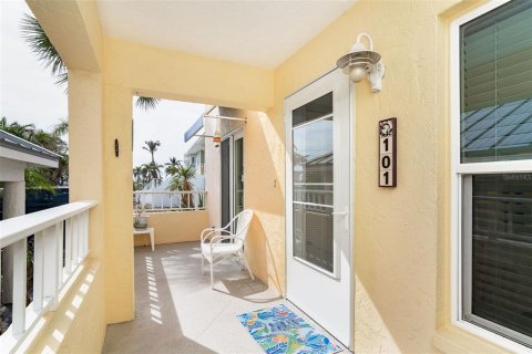 Condo in Englewood, Florida, 2 bedrooms № 2099428 - photo 9