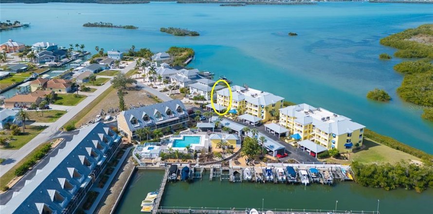 Condo in Englewood, Florida, 2 bedrooms № 2099428