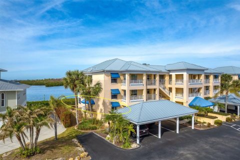 Condo in Englewood, Florida, 2 bedrooms № 2099428 - photo 2