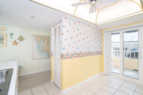 Condo in Englewood, Florida, 2 bedrooms № 2099428 - photo 14
