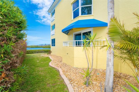 Condo in Englewood, Florida, 2 bedrooms № 2099428 - photo 5