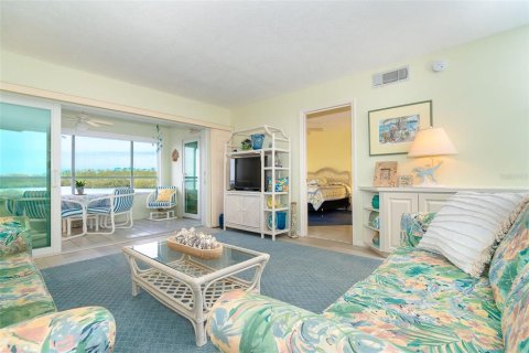 Condo in Englewood, Florida, 2 bedrooms № 2099428 - photo 20