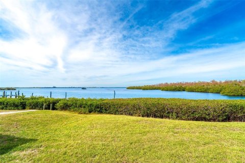 Condo in Englewood, Florida, 2 bedrooms № 2099428 - photo 7