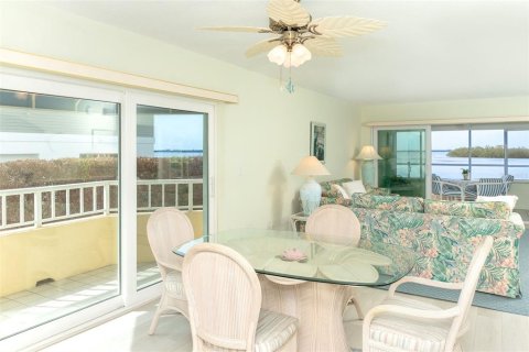 Condo in Englewood, Florida, 2 bedrooms № 2099428 - photo 17