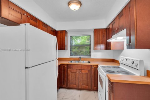 Casa en alquiler en Fort Lauderdale, Florida, 1 dormitorio, 188.13 m2 № 1893347 - foto 14