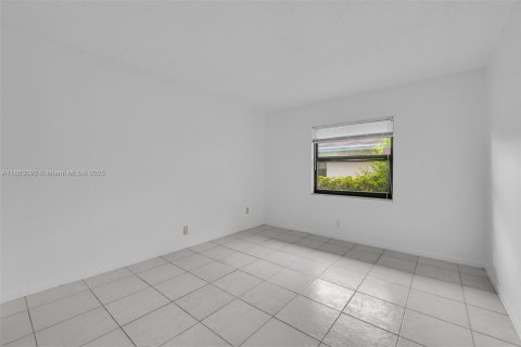 Casa en alquiler en Fort Lauderdale, Florida, 1 dormitorio, 188.13 m2 № 1893347 - foto 5