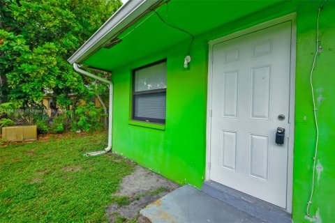 Casa en alquiler en Fort Lauderdale, Florida, 1 dormitorio, 188.13 m2 № 1893347 - foto 4