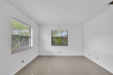 Casa en alquiler en Fort Lauderdale, Florida, 1 dormitorio, 188.13 m2 № 1893347 - foto 12