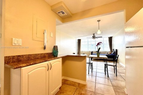Copropriété à vendre à Hollywood, Floride: 1 chambre, 72.46 m2 № 1920651 - photo 9