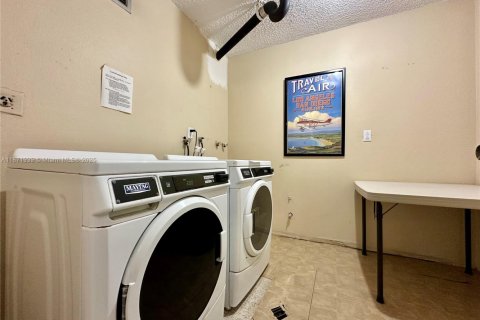 Copropriété à vendre à Hollywood, Floride: 1 chambre, 72.46 m2 № 1920651 - photo 17