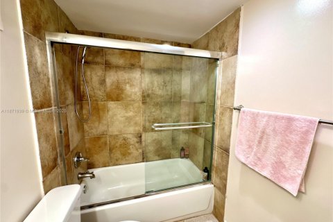 Copropriété à vendre à Hollywood, Floride: 1 chambre, 72.46 m2 № 1920651 - photo 15