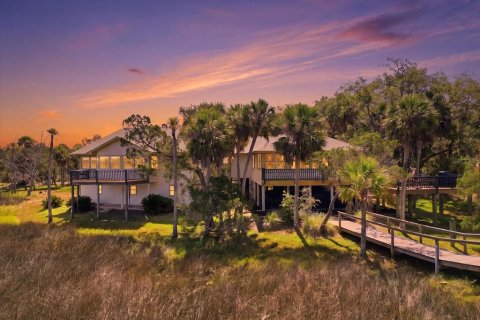 House in Homosassa, Florida 3 bedrooms, 348.1 sq.m. № 2097816 - photo 7
