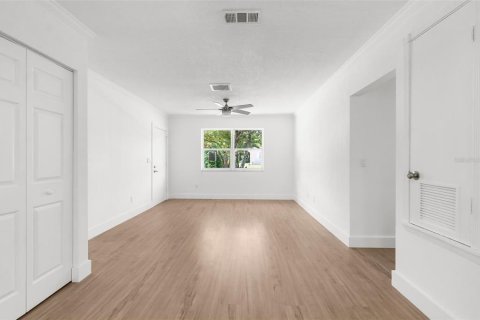 House in Spring Hill, Florida 3 bedrooms, 112.78 sq.m. № 1788100 - photo 8