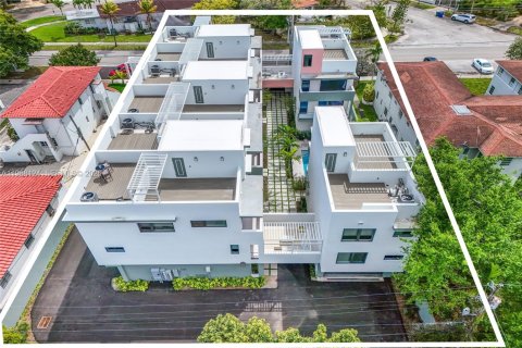 Купить таунхаус в Майами, Флорида 3 спальни, 203.08м2, № 2050614 - фото 25